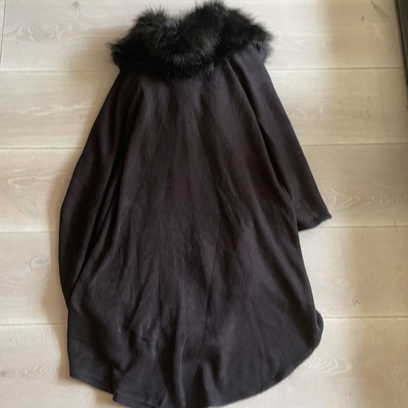 BCBG Fur collar wrap - Picture 4 of 5